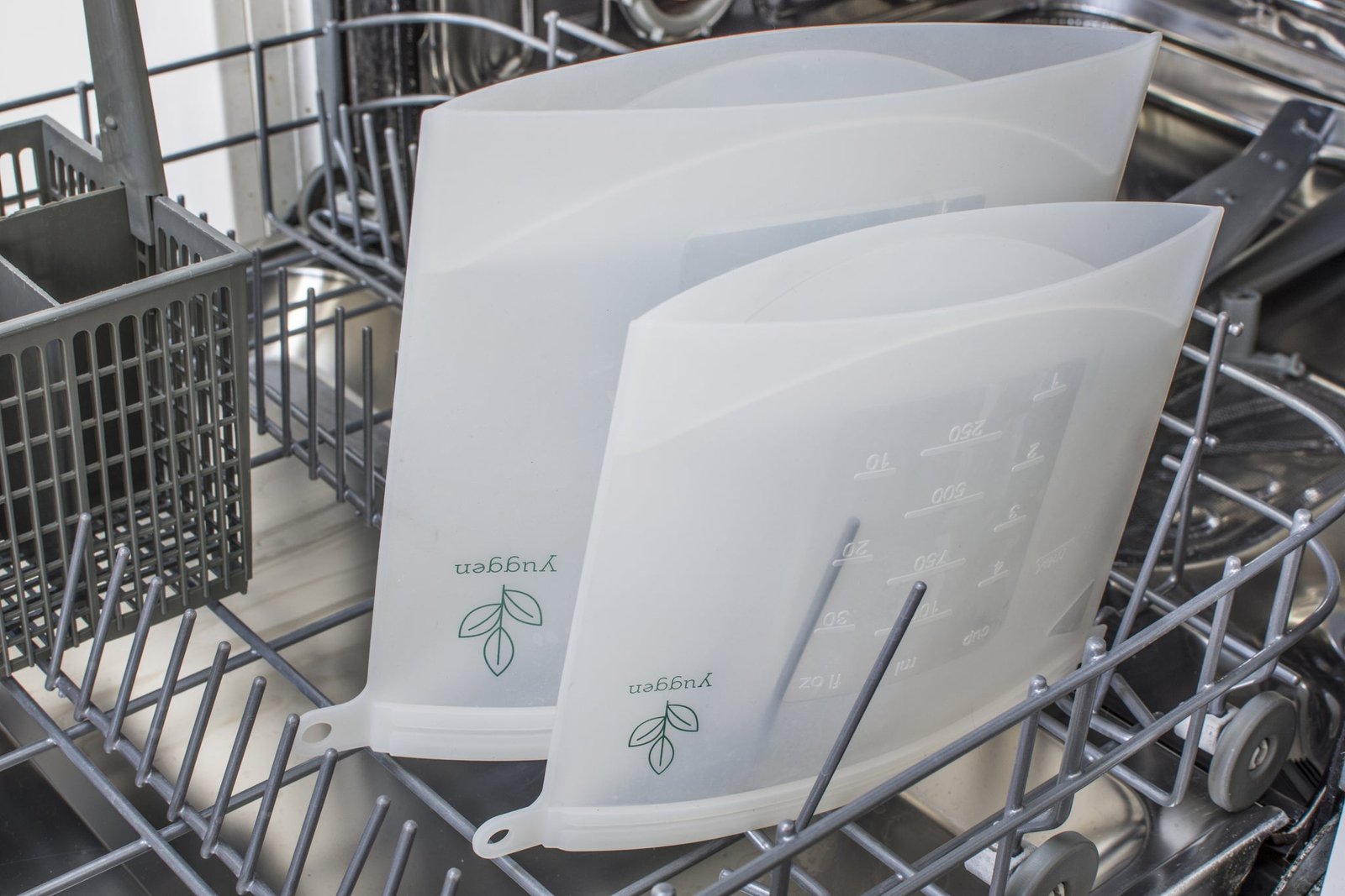 Reusable Silicone 'Ziplock' Bag   Large Size - Yuggen #Bethechange